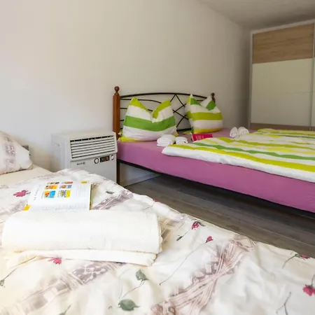 בית אירוח Apartman Salta *