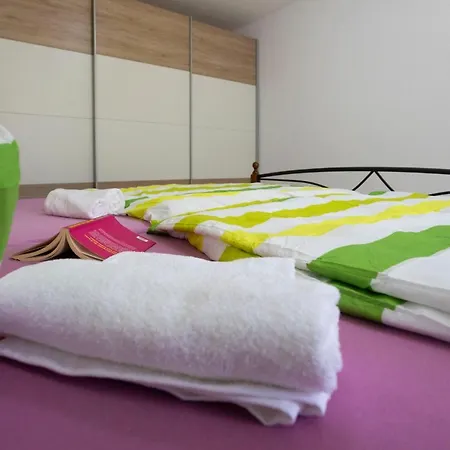 בית אירוח Apartman Salta *