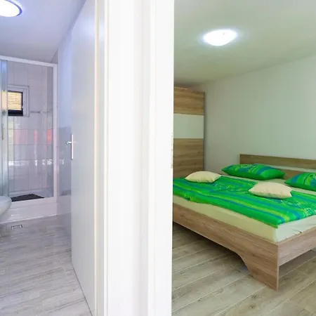 בית אירוח Apartman Salta *