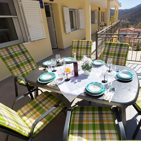 בית אירוח Apartman Salta