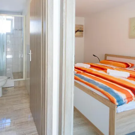 Apartman Salta בית אירוח