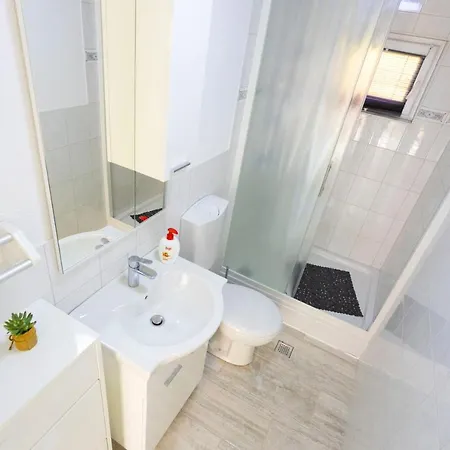 בית אירוח Apartman Salta *